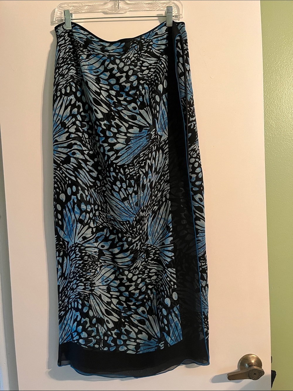 Dana Buchman Black Silk Skirt with Blue Abstract Print size 12